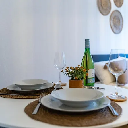 Zentral & Modern Nahe Hauptbahnhof Mit Privatparkplatz & Schnellem Wlan Apartment