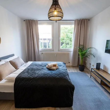 Zentral & Modern Nahe Hauptbahnhof Mit Privatparkplatz & Schnellem Wlan Apartment